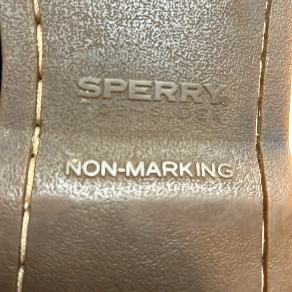 Sperry sign brown quality